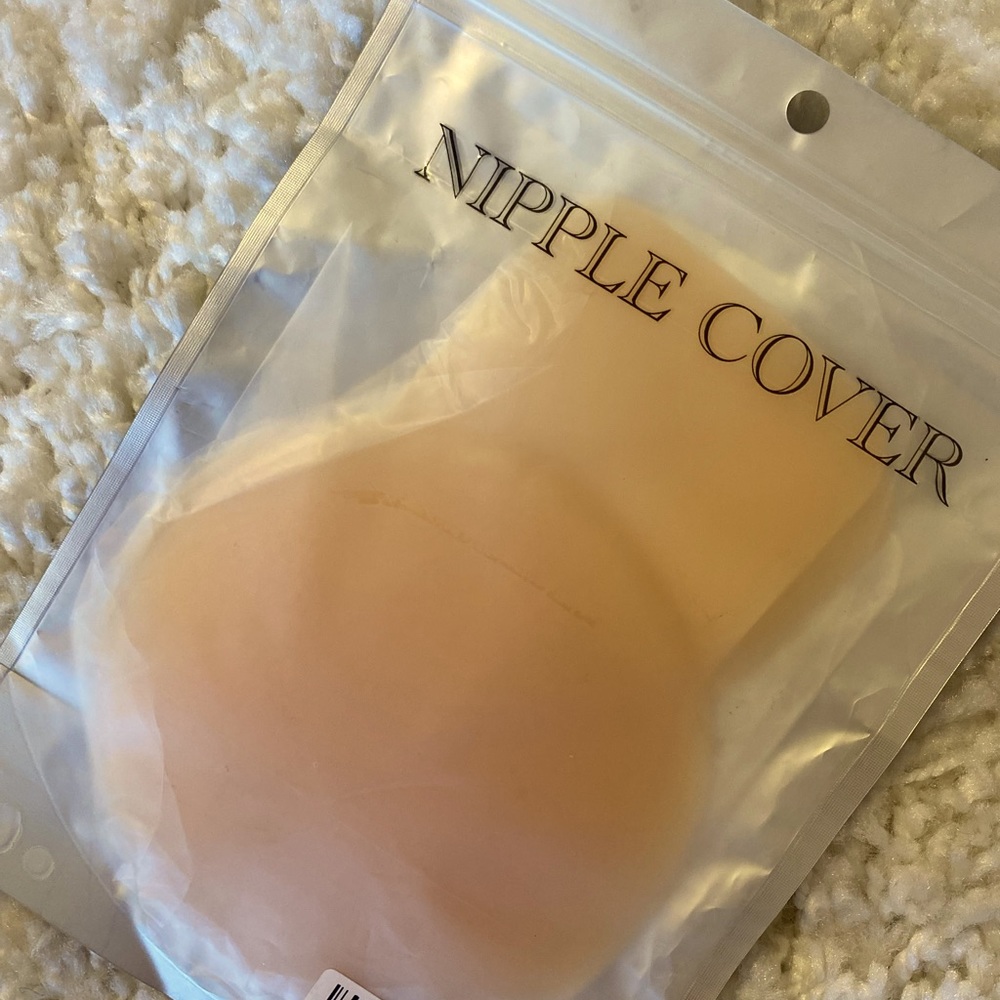 Silicone invisible uplift sticky self adhesive bra nipple covers size large NWT